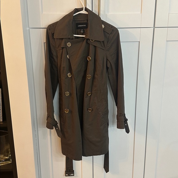 London Fog Trench Coat - belt included - Picture 4 of 5